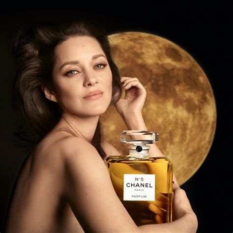 chanel no 5 girl in commercial|chanel no 5 commercial christmas.